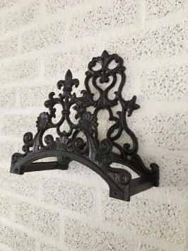 Wasserschlauchhalter aus Gusseisen - schwarz - romantisch